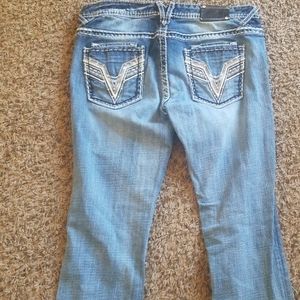 Womens size 32 fit like a 14